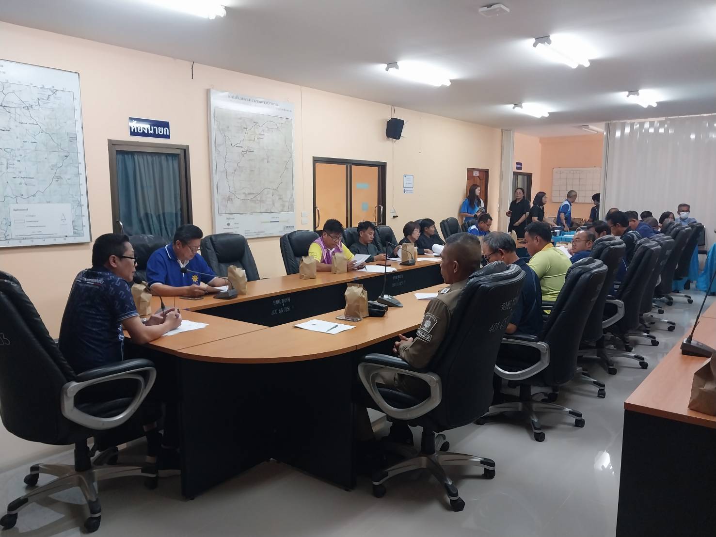 2  เมษายน 2569 เวลา  13.00 น. เป็นต้นไป -พ.ต.ท.พัสกร  สารคำ  สวป.สภ.เวียงเชียงรุ้ง -ร.ต.ต.สุทัศน์ กองตา รอง สว.(ป) สภ.เวียงเชียงรุ้ง (ร้อยเวร 60) พร้อมชุดจราจร ร่วมประชุมคณะกรรมการพัฒนาองค์กรบริหารส่วนตำบลทุ่งก่อ และประชาคมท้องถิ่น เรื่องการพิจารณาร่างแผน